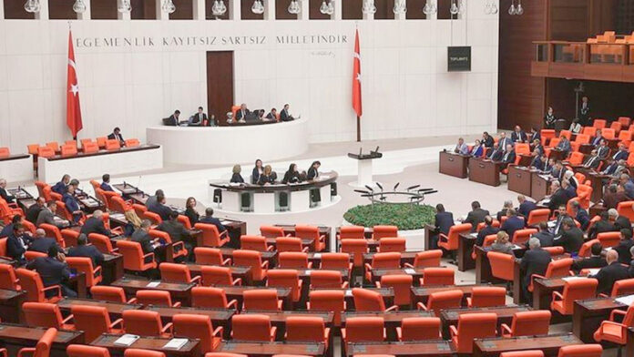 Kanun teklifi bugün Meclis'te En düşük memur maaşı 22 bin TL oluyor