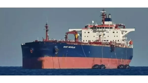 İran, İzmir’e petrol getiren tankere el koydu