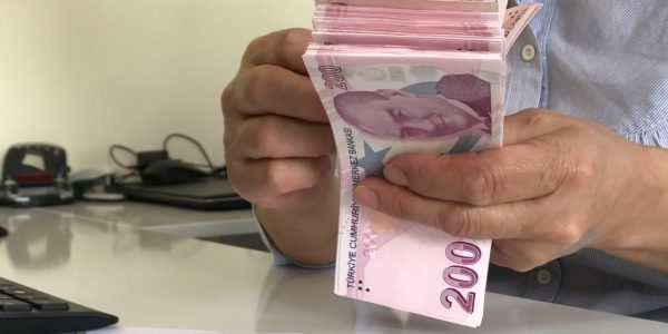 Sıcak Gelişme- Emeklilerin Maaşına Ek Bir Zam Daha Uygulanacak!