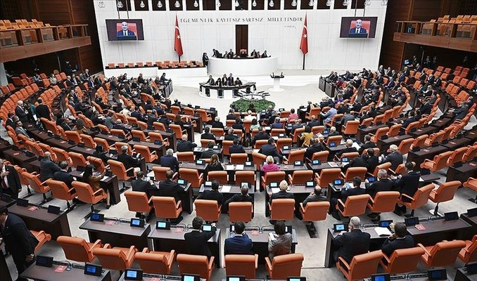 Savunma Sanayii Fonu'na kesinti içeren yasa teklifi geri çekildi