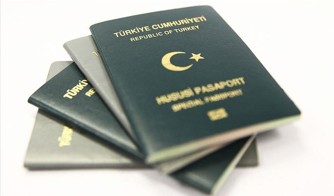 AB'den Yeşil Pasaport sahiplerine ön vize şartı
