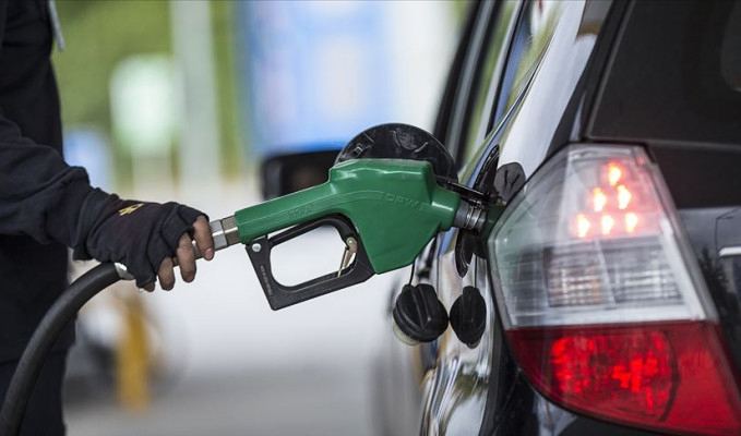 Benzine yeni zam yolda!