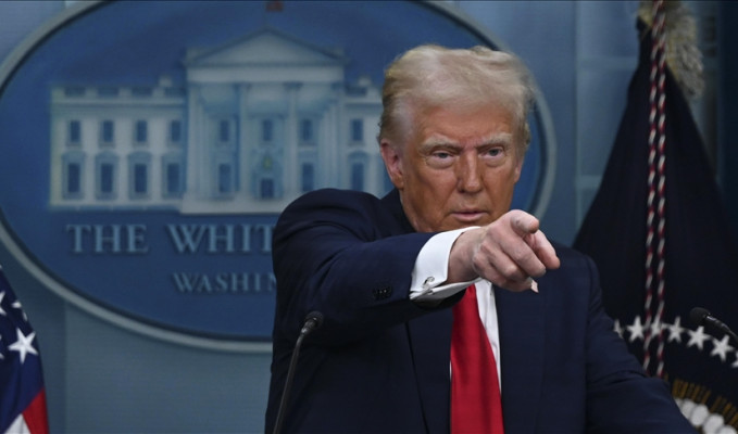 Trump bu sefer de Tüketici Finansal Koruma Bürosu Direktörü'nü görevden aldı