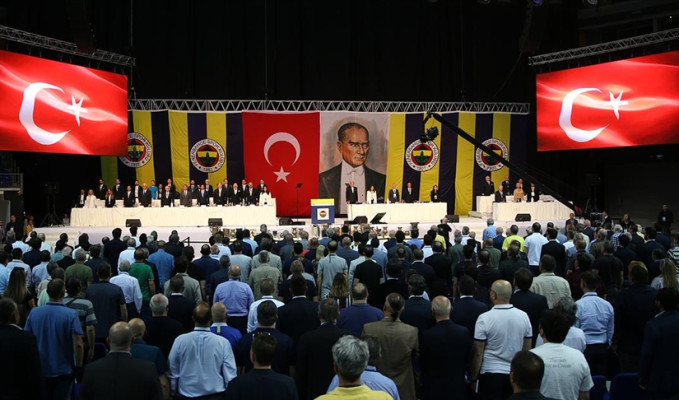 Fenerbahçe'de olağanüstü kongre için büyük imza hamlesi