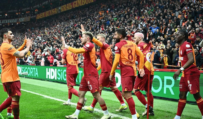 Galatasaray'a şampiyonluk için 5 galibiyet yetecek