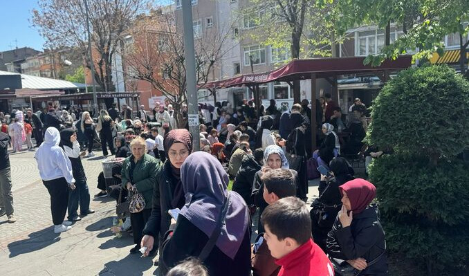 İstanbul'da bir saatte 8 deprem!