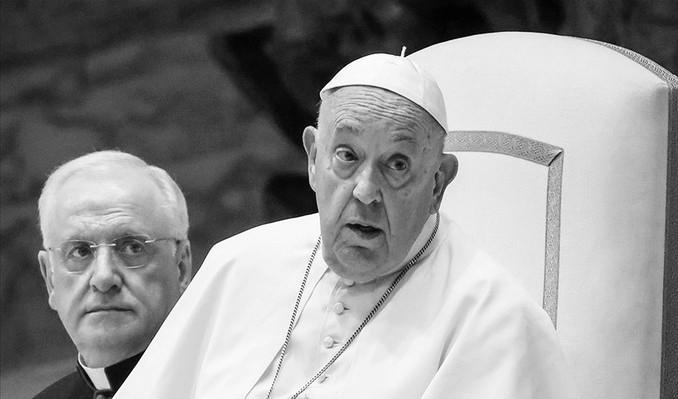 Papa Francis hayatını kaybetti!