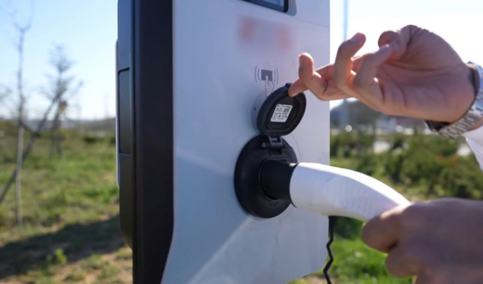 Türkiye'de kaç tane elektrikli araç şarj istasyonu var?