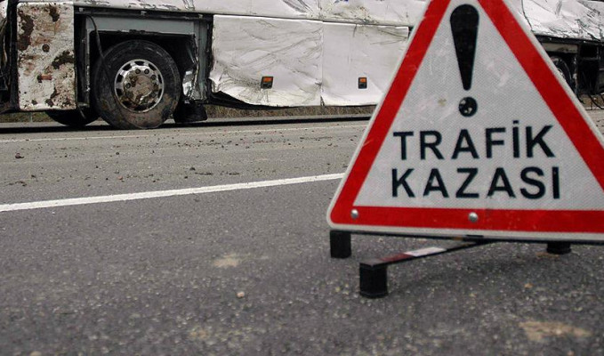 Bakan açıkladı- Bayramın ilk günü otoyollarda, 692 trafik kazası yaşandı
