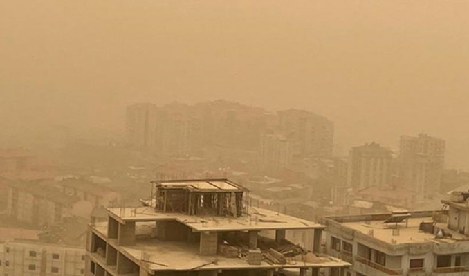 Meteoroloji'den sıcak hava, kuvvetli rüzgar ve çöl tozu uyarıları