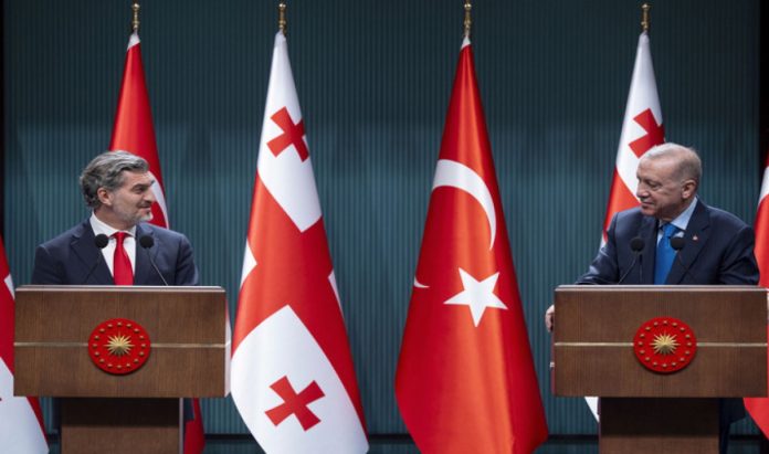 Erdoğan'dan Gürcistan ile yeni ticaret hedefi açıklaması