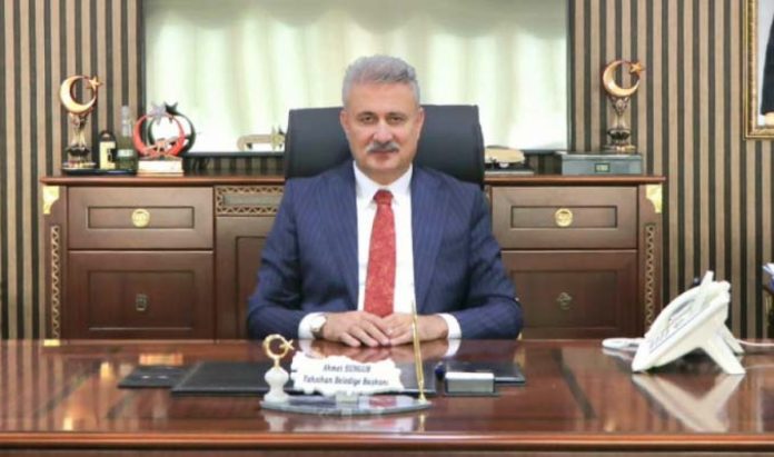 Belediye başkanı gözaltında- AK Parti disipline sevk etti