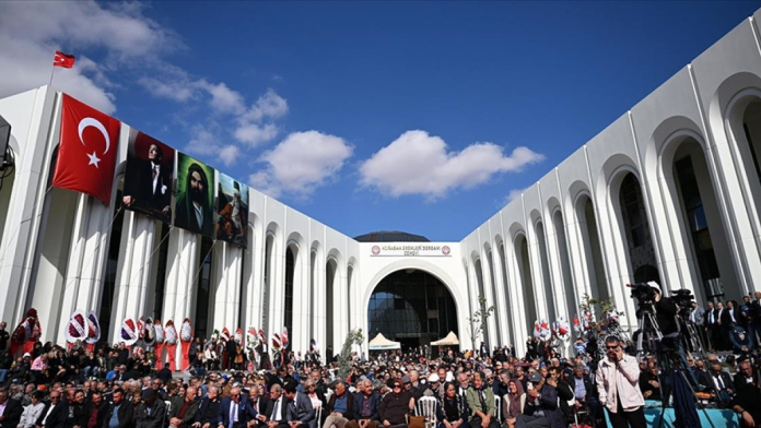 Bakan Tekin'den Cemevi açılışında müfredat açıklaması