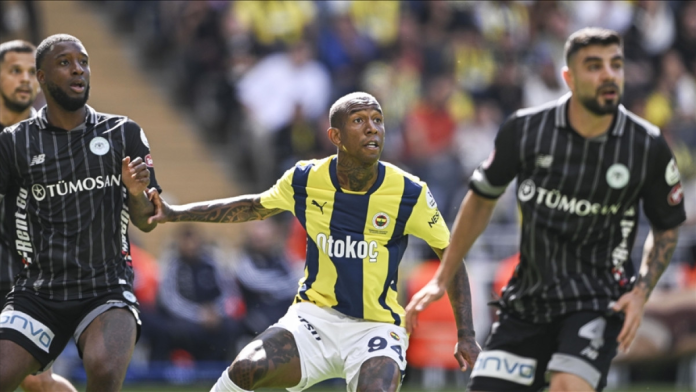 Fenerbahçe'de bir ayrılık daha