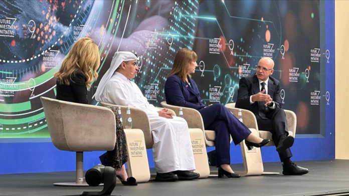 Şimşek'ten küreselleşme ve yoksulluk mesajı!